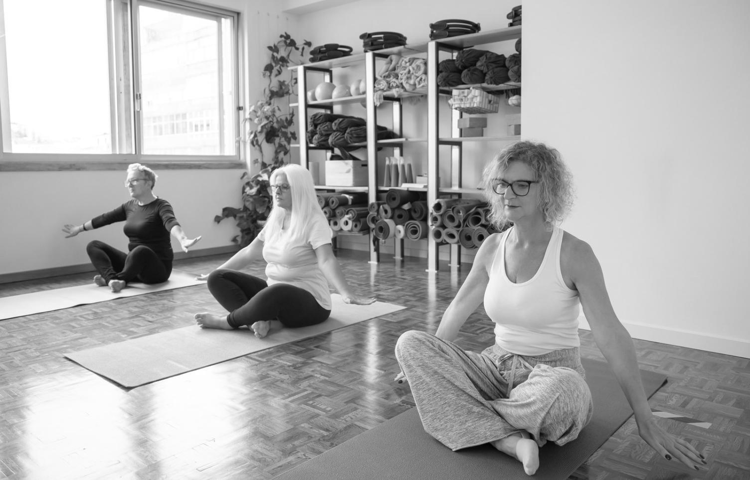 Spazio meditativo presso kestralonivra con atmosfera serena e accogliente